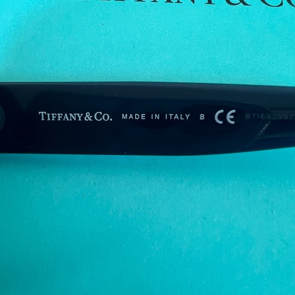 🔴Authentic TIFFANY & CO  T Design Collection Navy Sunglasses 🔴 - Picture 9 of 10